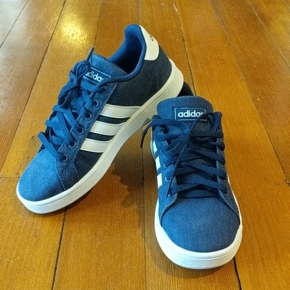 Brand New! Kids 1.5 Adidas Grand Court K - Navy